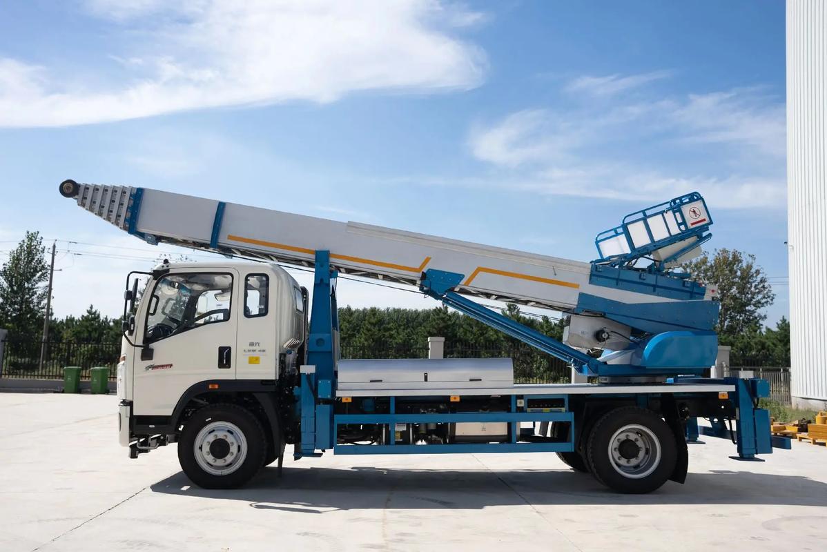 鄂城云梯上料车租赁费用