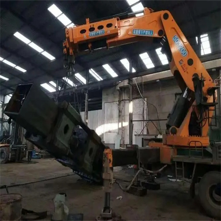 鄂城130吨折臂吊车出租吊机租赁附近电话